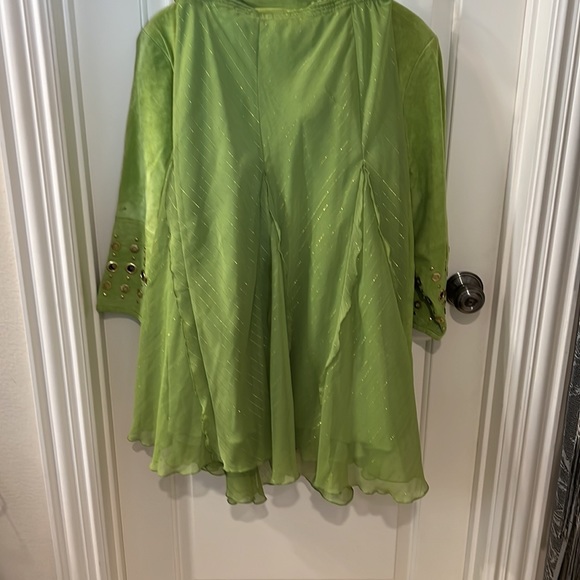 Suede jacket suit with chiffon skirt designed by Louis Dell olio - Picture 9 of 9